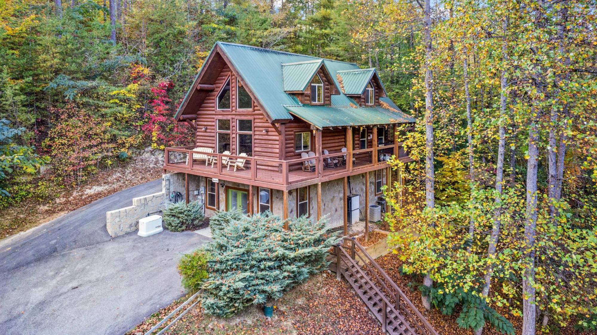 Relaxation Retreat - Pickleball Cabin - Wi-Fi, Fire Pit With Bar, Ev, Game Room, Hot Tub, Pool Access - Mins To Pf Sevierville Eksteriør billede