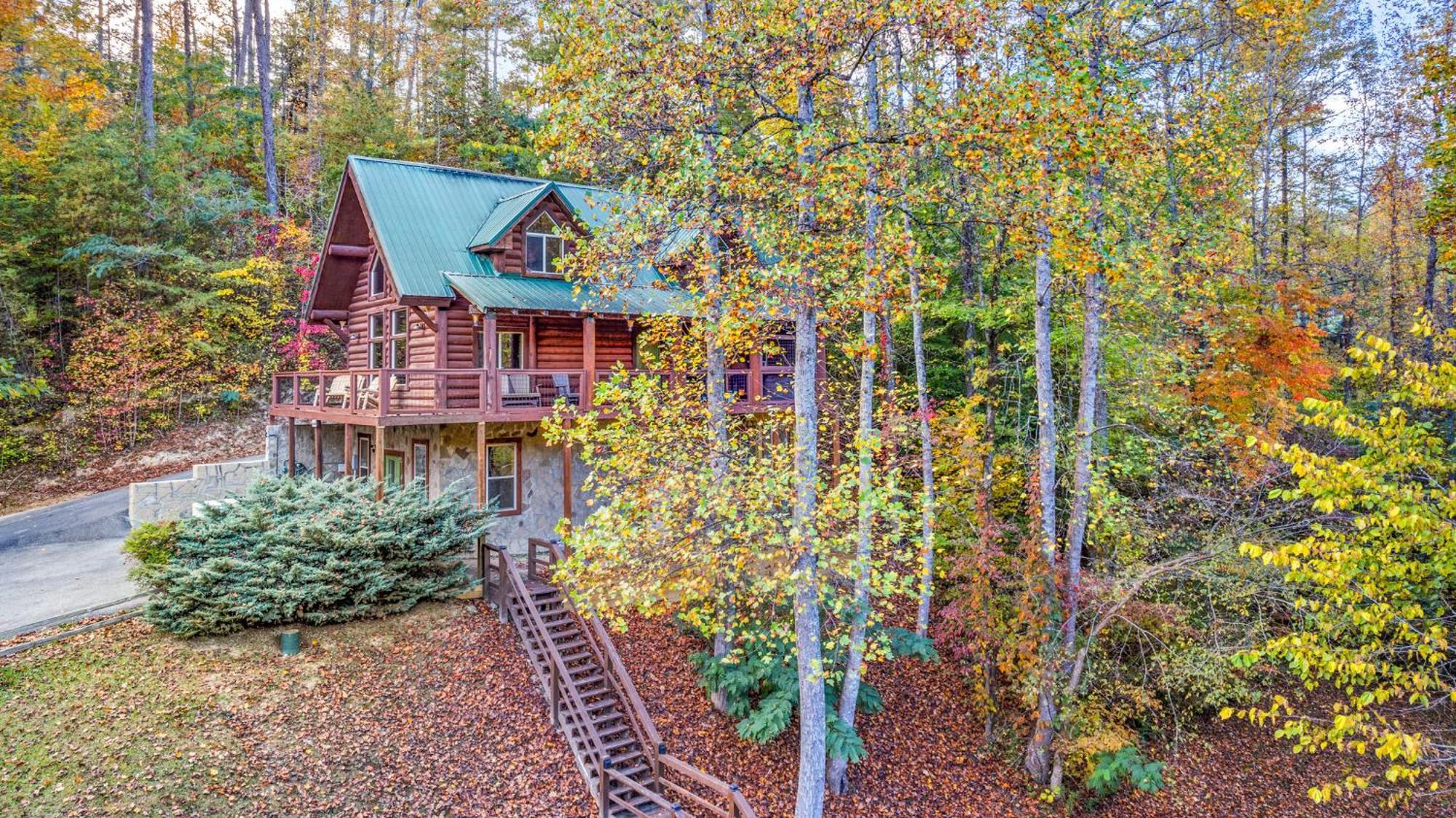 Relaxation Retreat - Pickleball Cabin - Wi-Fi, Fire Pit With Bar, Ev, Game Room, Hot Tub, Pool Access - Mins To Pf Sevierville Eksteriør billede