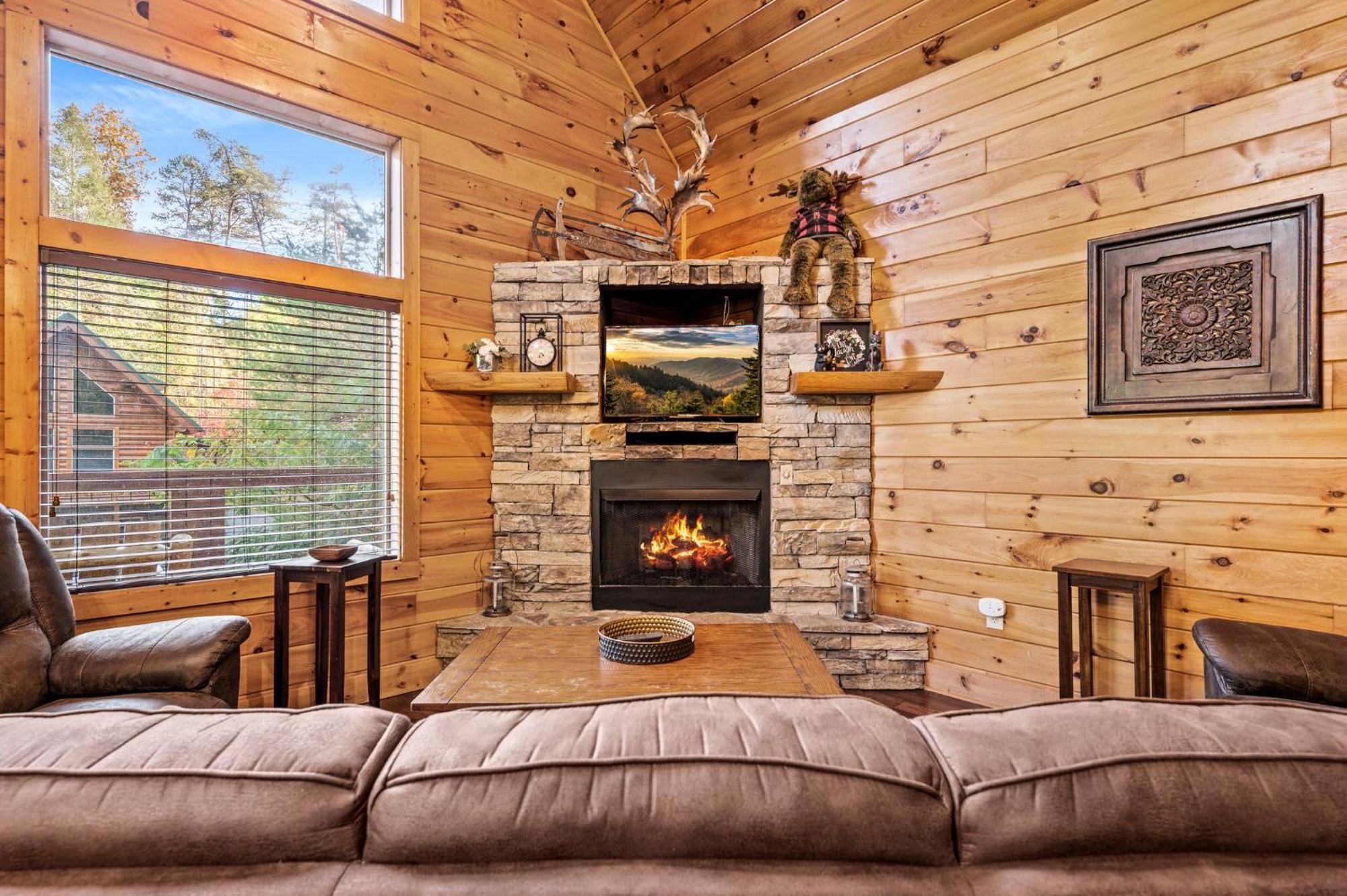 Relaxation Retreat - Pickleball Cabin - Wi-Fi, Fire Pit With Bar, Ev, Game Room, Hot Tub, Pool Access - Mins To Pf Sevierville Eksteriør billede