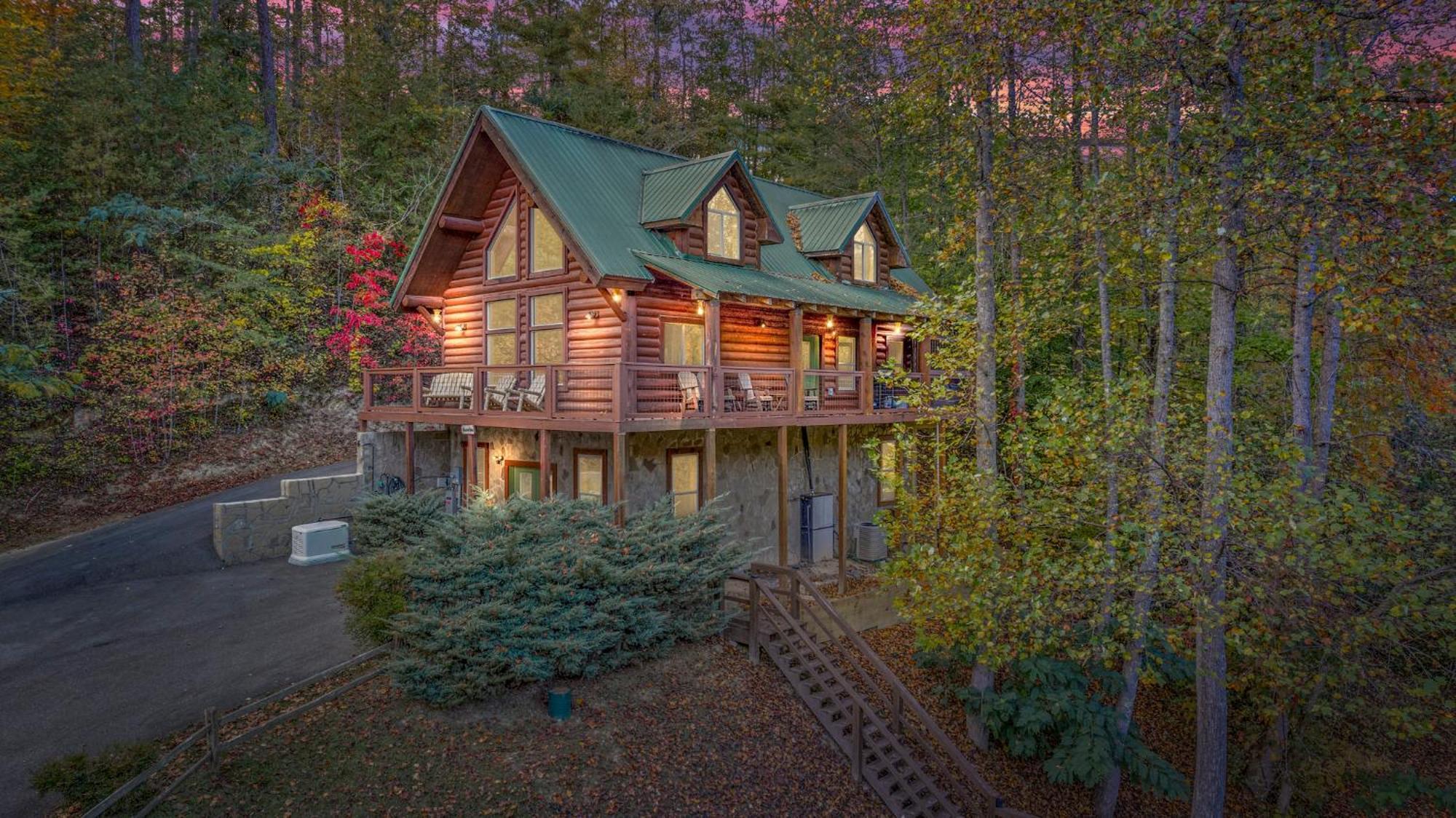 Relaxation Retreat - Pickleball Cabin - Wi-Fi, Fire Pit With Bar, Ev, Game Room, Hot Tub, Pool Access - Mins To Pf Sevierville Eksteriør billede