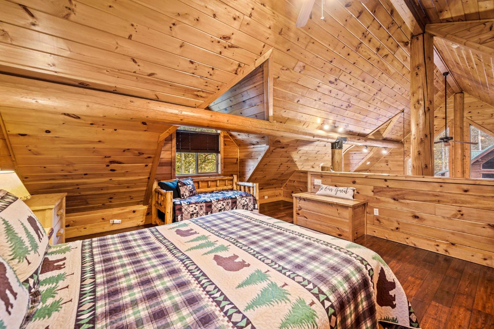 Relaxation Retreat - Pickleball Cabin - Wi-Fi, Fire Pit With Bar, Ev, Game Room, Hot Tub, Pool Access - Mins To Pf Sevierville Eksteriør billede